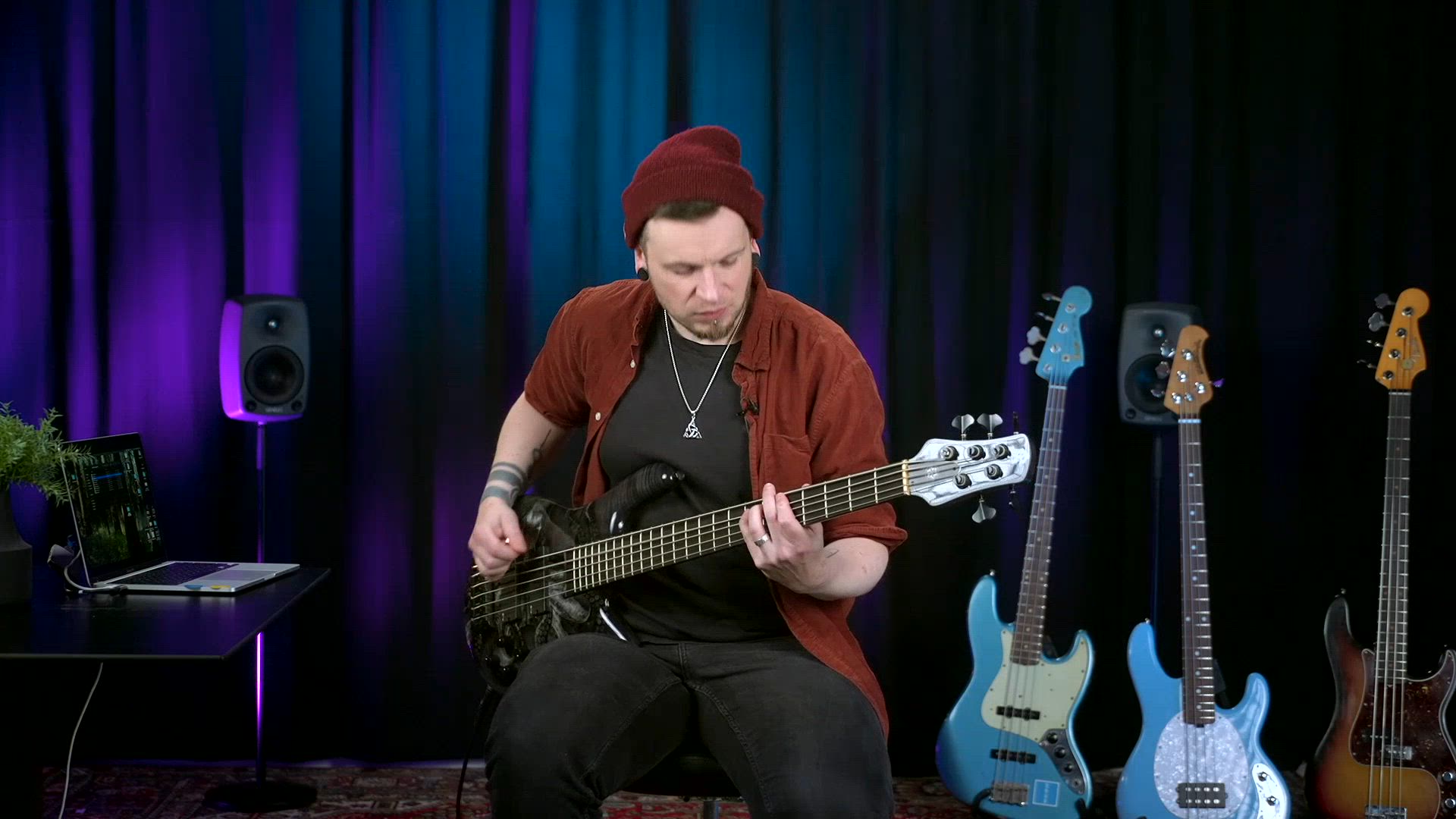 Bassosoundi moderniin metalliin, soittoesimerkki